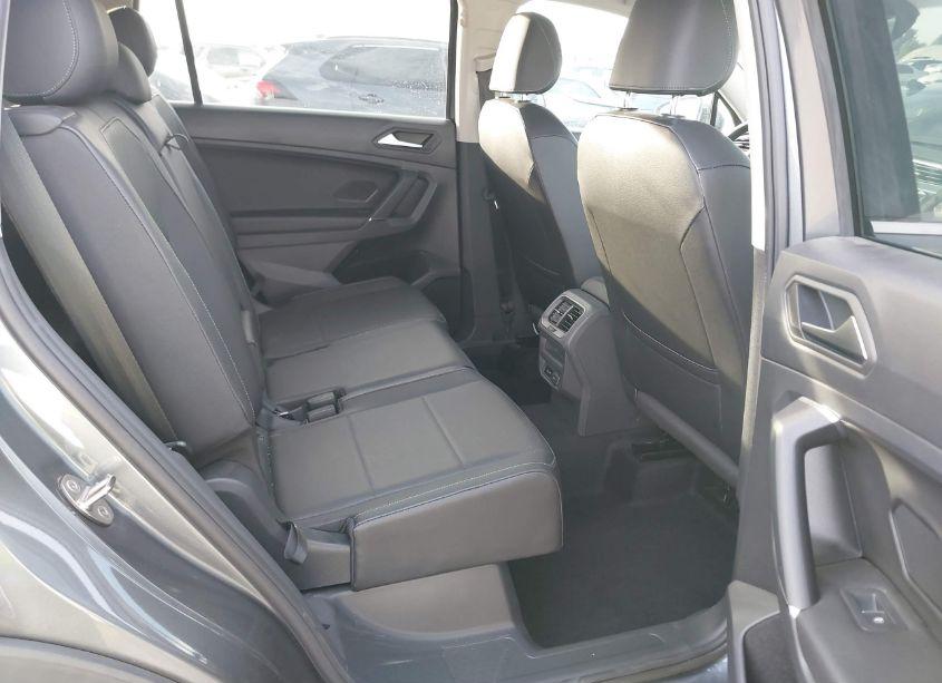 Photo 8 of 2020 Volkswagen Tiguan 2.0T SE/2.0T SE R-LINE BLACK/2.0T SEL (VIN 3VV3B7AX7LM061280)