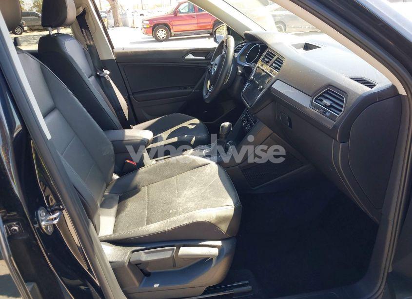 Photo 5 of 2020 Volkswagen Tiguan 2.0T SE/2.0T SE R-LINE BLACK/2.0T SEL (VIN 3VV3B7AX7LM086048)
