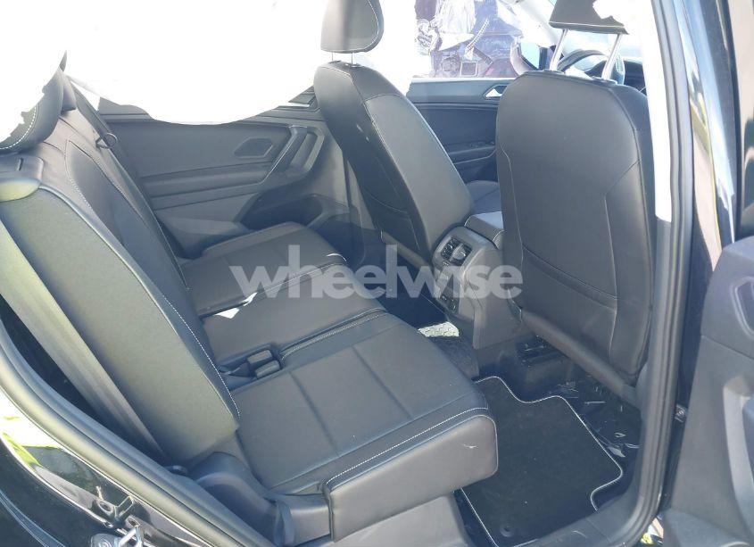 Photo 8 of 2021 Volkswagen Tiguan 2.0T SE/2.0T SE R-LINE BLACK/2.0T SEL (VIN 3VV3B7AX7MM050703)