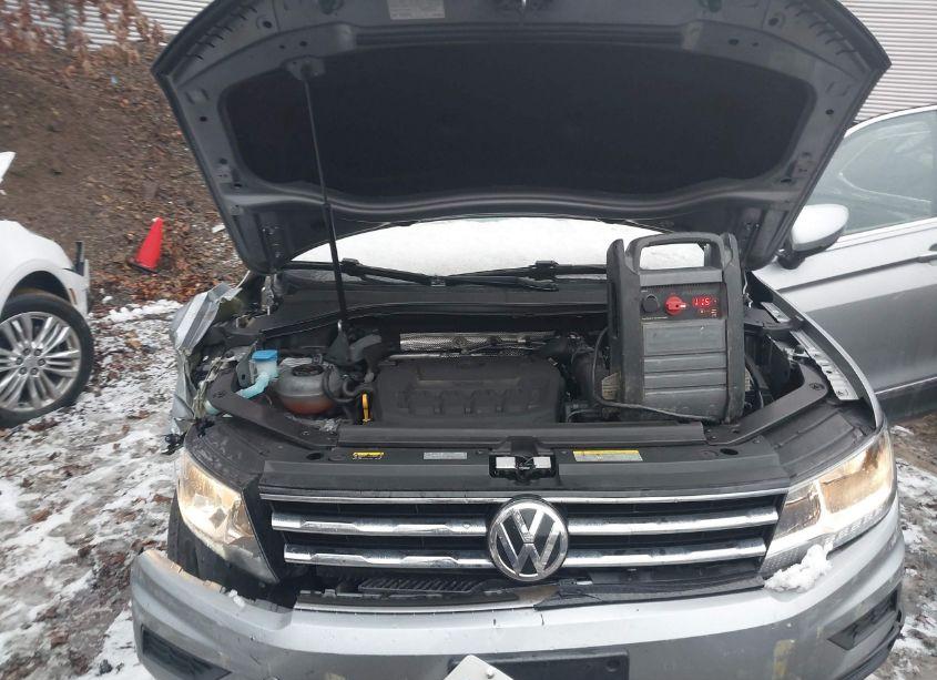 Photo 10 of 2021 Volkswagen Tiguan 2.0T SE/2.0T SE R-LINE BLACK/2.0T SEL (VIN 3VV3B7AX7MM065881)