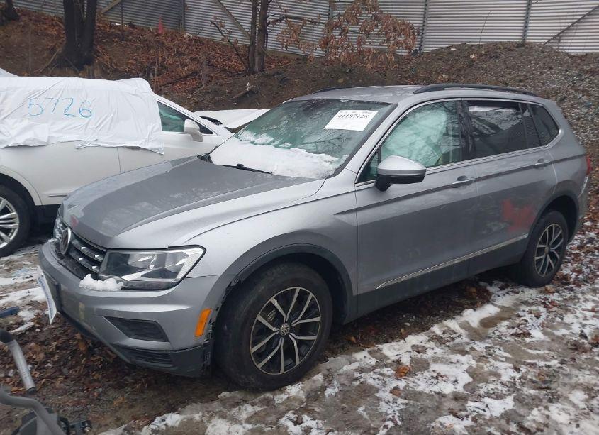 Photo 2 of 2021 Volkswagen Tiguan 2.0T SE/2.0T SE R-LINE BLACK/2.0T SEL (VIN 3VV3B7AX7MM065881)