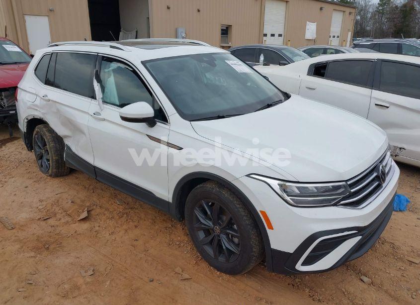 2022 Volkswagen Tiguan 2.0T SE (VIN 3VV3B7AX7NM035703) main photo