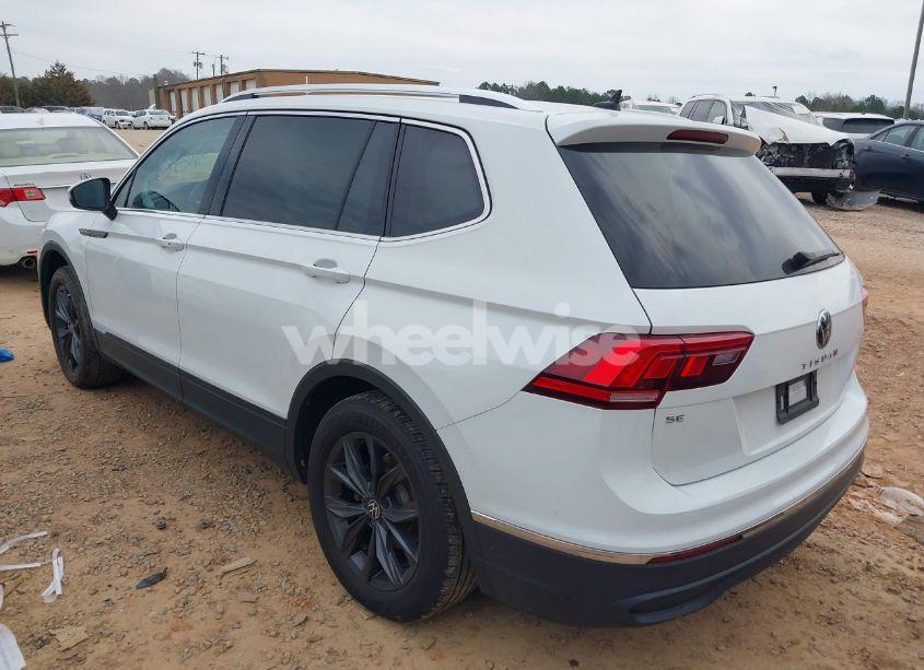 Photo 3 of 2022 Volkswagen Tiguan 2.0T SE (VIN 3VV3B7AX7NM035703)