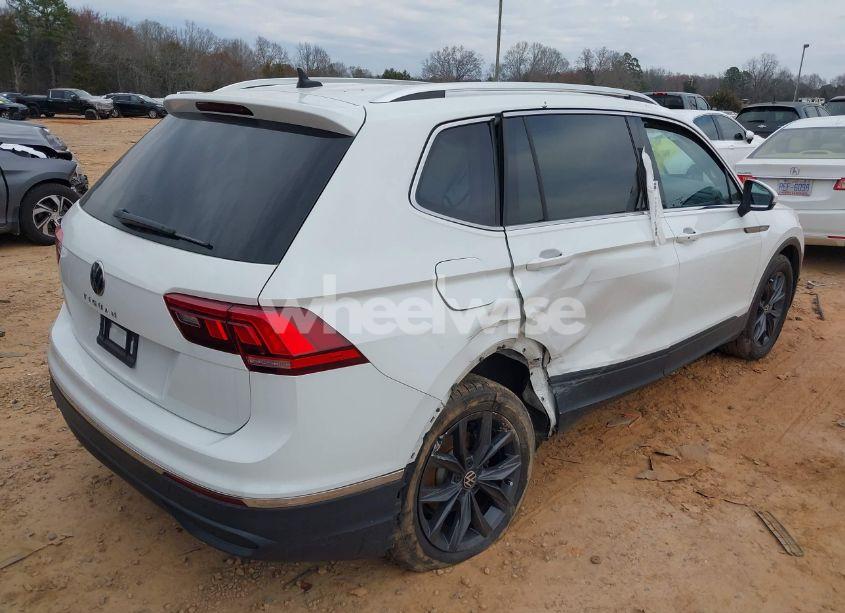 Photo 4 of 2022 Volkswagen Tiguan 2.0T SE (VIN 3VV3B7AX7NM035703)