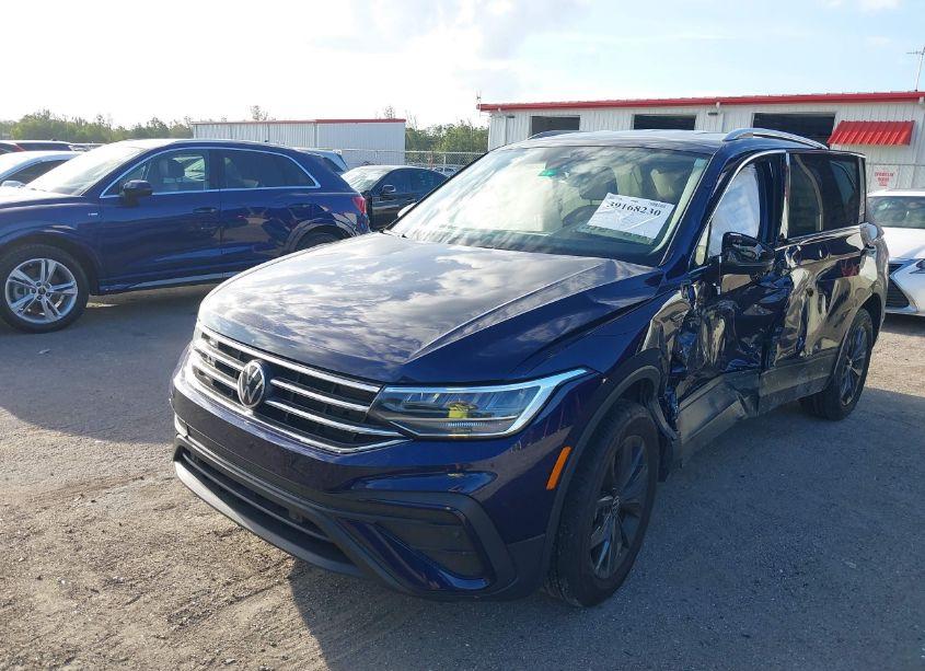 Photo 2 of 2022 Volkswagen Tiguan 2.0T SE (VIN 3VV3B7AX7NM166968)