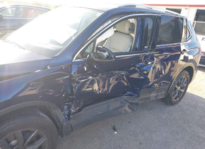 Photo 6 of 2022 Volkswagen Tiguan 2.0T SE (VIN 3VV3B7AX7NM166968)