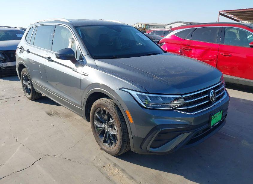 2024 Volkswagen Tiguan 2.0T SE/WOLFSBURG EDITION (VIN 3VV3B7AX7RM045038) main photo