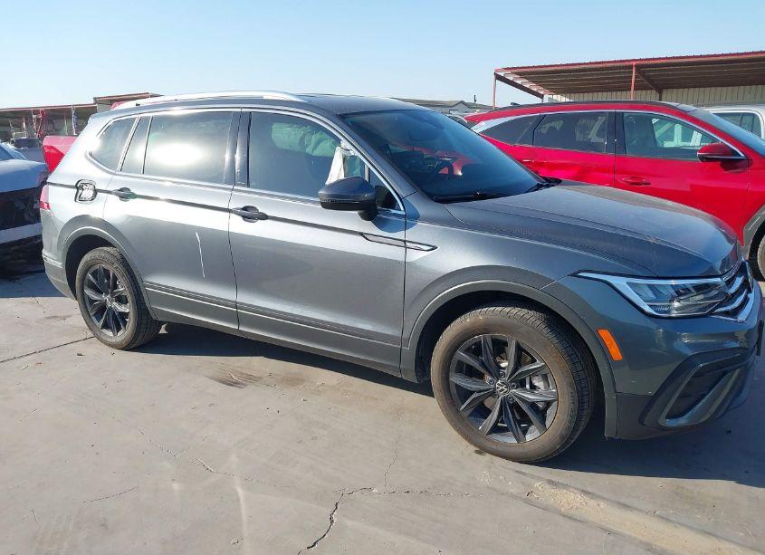 Photo 14 of 2024 Volkswagen Tiguan 2.0T SE/WOLFSBURG EDITION (VIN 3VV3B7AX7RM045038)