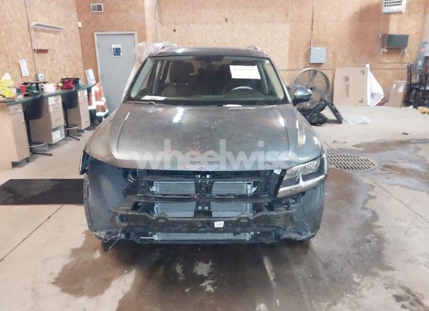 Photo 13 of 2018 Volkswagen Tiguan 2.0T SE/2.0T SEL (VIN 3VV3B7AX8JM016300)
