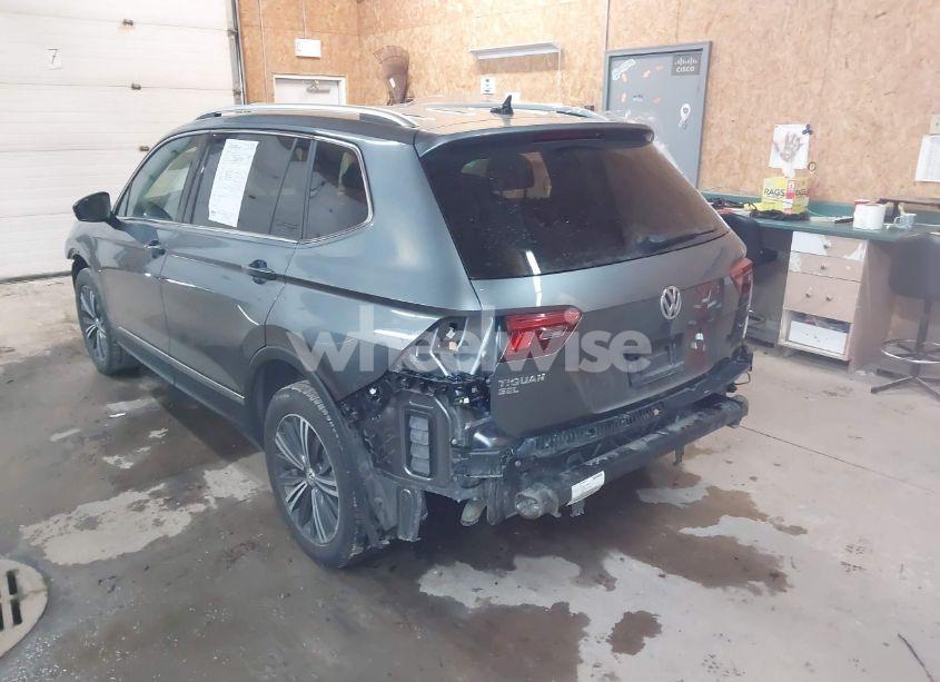 Photo 3 of 2018 Volkswagen Tiguan 2.0T SE/2.0T SEL (VIN 3VV3B7AX8JM016300)