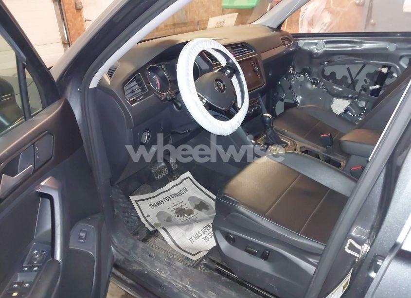 Photo 5 of 2018 Volkswagen Tiguan 2.0T SE/2.0T SEL (VIN 3VV3B7AX8JM016300)