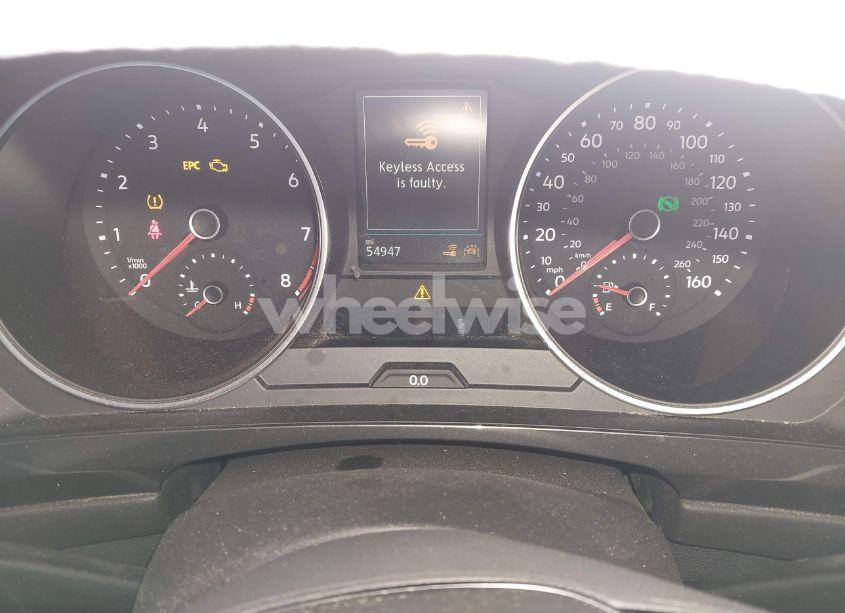 Photo 7 of 2018 Volkswagen Tiguan 2.0T SE/2.0T SEL (VIN 3VV3B7AX8JM016300)