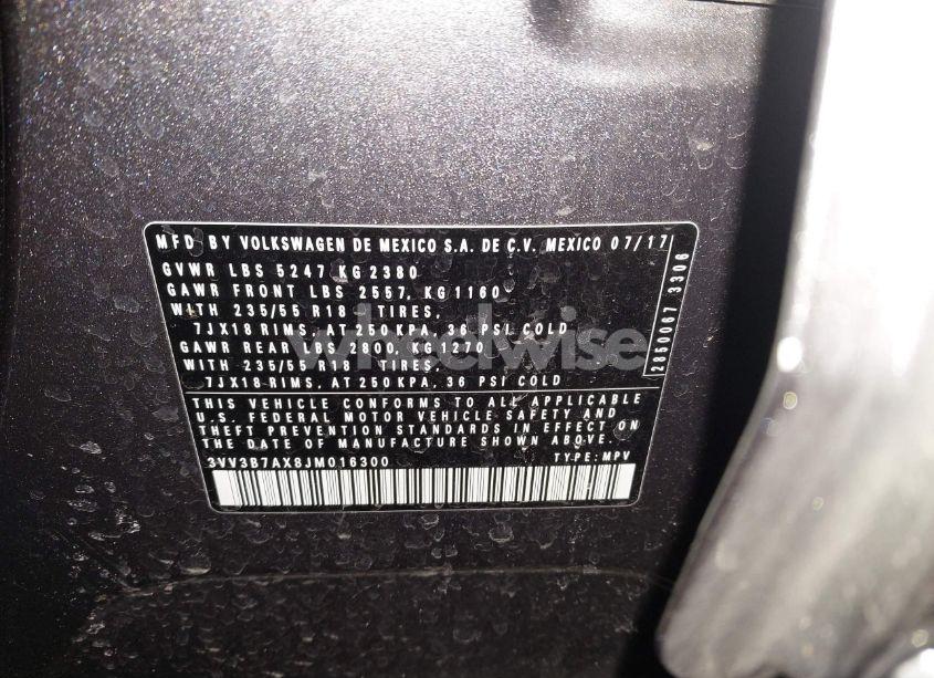 Photo 9 of 2018 Volkswagen Tiguan 2.0T SE/2.0T SEL (VIN 3VV3B7AX8JM016300)