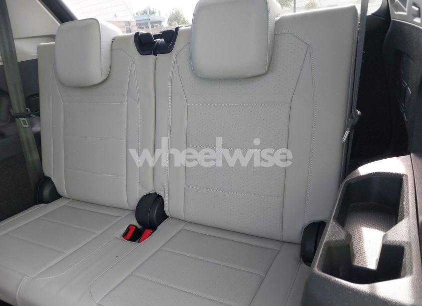 Photo 18 of 2018 Volkswagen Tiguan 2.0T SE/2.0T SEL (VIN 3VV3B7AX8JM049913)