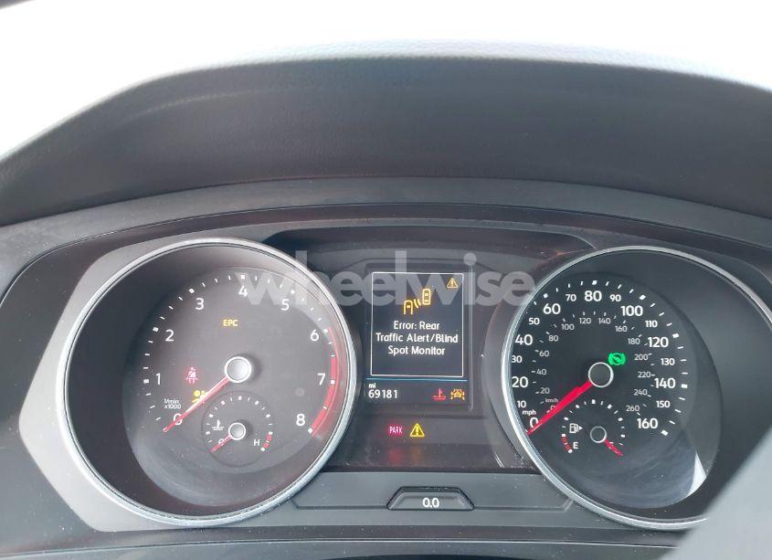 Photo 7 of 2018 Volkswagen Tiguan 2.0T SE/2.0T SEL (VIN 3VV3B7AX8JM049913)