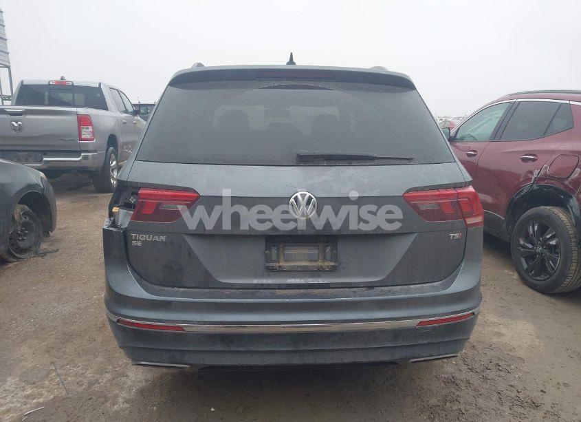 Photo 16 of 2018 Volkswagen Tiguan 2.0T SE/2.0T SEL (VIN 3VV3B7AX8JM136811)