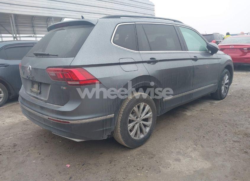 Photo 4 of 2018 Volkswagen Tiguan 2.0T SE/2.0T SEL (VIN 3VV3B7AX8JM136811)