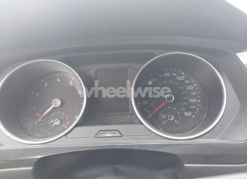 Photo 7 of 2018 Volkswagen Tiguan 2.0T SE/2.0T SEL (VIN 3VV3B7AX8JM136811)