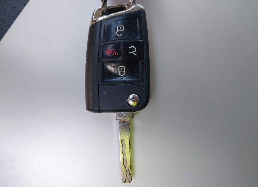 Photo 11 of 2018 Volkswagen Tiguan 2.0T SE/2.0T SEL (VIN 3VV3B7AX8JM199472)