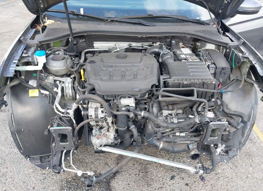 Photo 10 of 2019 Volkswagen Tiguan 2.0T SE/2.0T SEL/2.0T SEL R-LINE/2.0T SEL R-LINE BLACK (VIN 3VV3B7AX8KM007369)