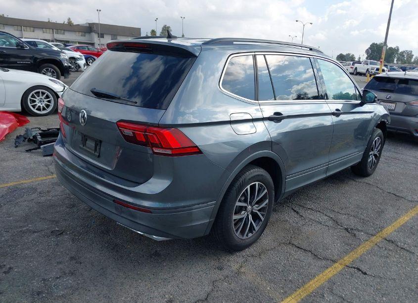 Photo 4 of 2019 Volkswagen Tiguan 2.0T SE/2.0T SEL/2.0T SEL R-LINE/2.0T SEL R-LINE BLACK (VIN 3VV3B7AX8KM007369)