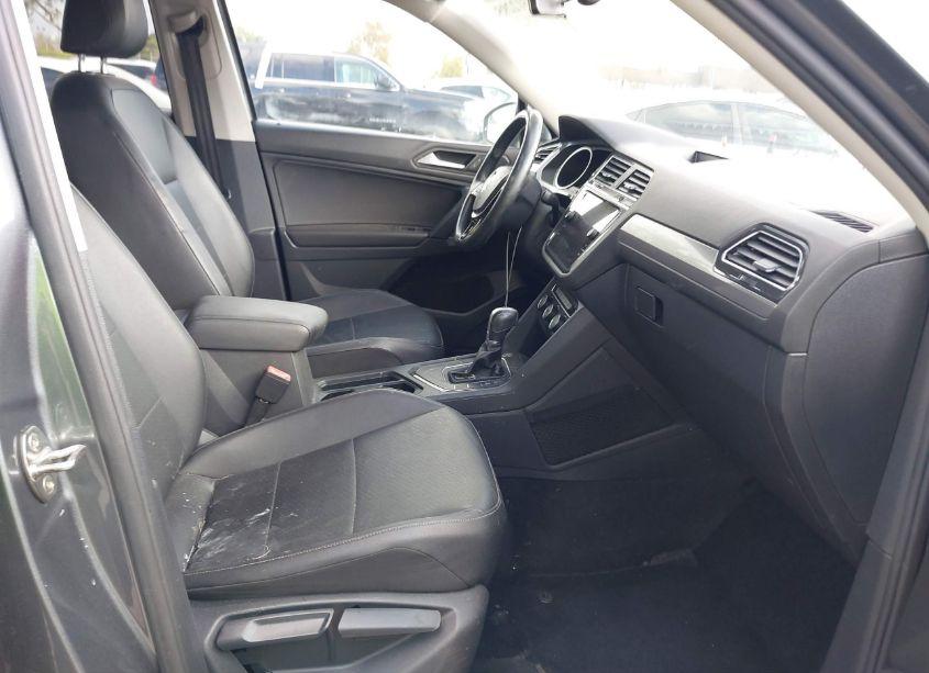 Photo 5 of 2019 Volkswagen Tiguan 2.0T SE/2.0T SEL/2.0T SEL R-LINE/2.0T SEL R-LINE BLACK (VIN 3VV3B7AX8KM007369)