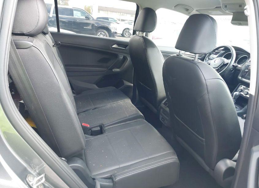 Photo 8 of 2019 Volkswagen Tiguan 2.0T SE/2.0T SEL/2.0T SEL R-LINE/2.0T SEL R-LINE BLACK (VIN 3VV3B7AX8KM007369)
