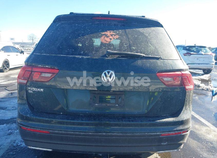 Photo 16 of 2019 Volkswagen Tiguan 2.0T SE/2.0T SEL/2.0T SEL R-LINE/2.0T SEL R-LINE BLACK (VIN 3VV3B7AX8KM064509)