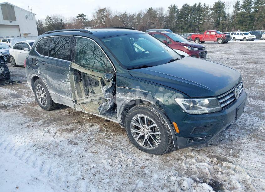 2019 Volkswagen Tiguan 2.0T SE/2.0T SEL/2.0T SEL R-LINE/2.0T SEL R-LINE BLACK (VIN 3VV3B7AX8KM083979) main photo