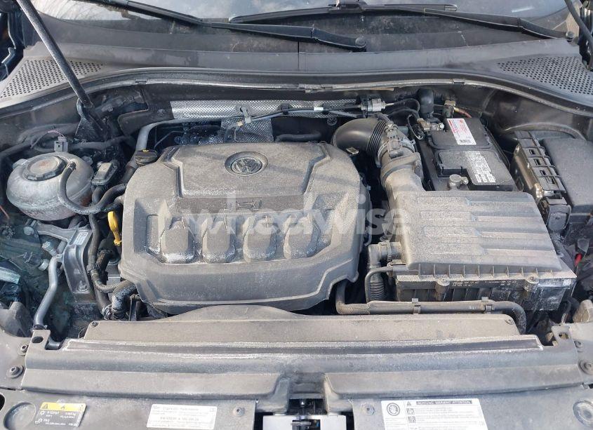 Photo 10 of 2019 Volkswagen Tiguan 2.0T SE/2.0T SEL/2.0T SEL R-LINE/2.0T SEL R-LINE BLACK (VIN 3VV3B7AX8KM083979)