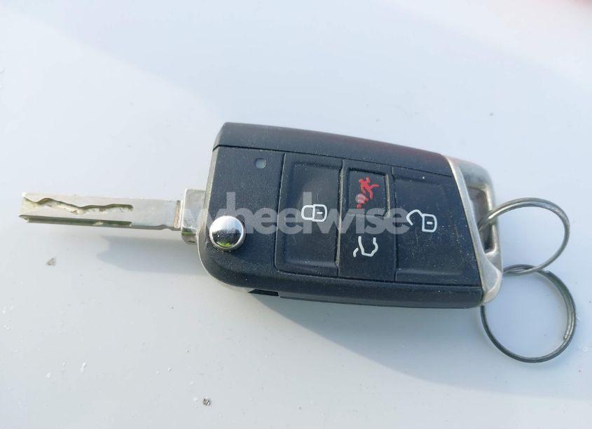 Photo 11 of 2019 Volkswagen Tiguan 2.0T SE/2.0T SEL/2.0T SEL R-LINE/2.0T SEL R-LINE BLACK (VIN 3VV3B7AX8KM083979)