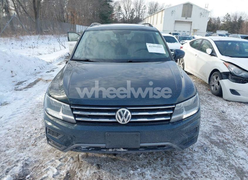 Photo 12 of 2019 Volkswagen Tiguan 2.0T SE/2.0T SEL/2.0T SEL R-LINE/2.0T SEL R-LINE BLACK (VIN 3VV3B7AX8KM083979)