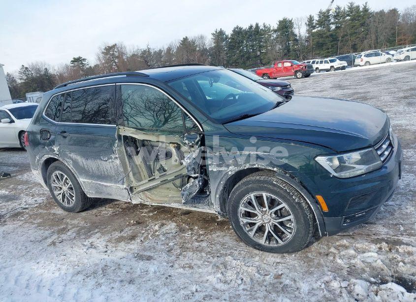 Photo 13 of 2019 Volkswagen Tiguan 2.0T SE/2.0T SEL/2.0T SEL R-LINE/2.0T SEL R-LINE BLACK (VIN 3VV3B7AX8KM083979)