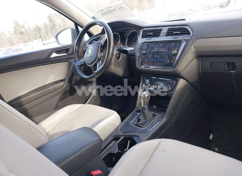 Photo 5 of 2019 Volkswagen Tiguan 2.0T SE/2.0T SEL/2.0T SEL R-LINE/2.0T SEL R-LINE BLACK (VIN 3VV3B7AX8KM083979)