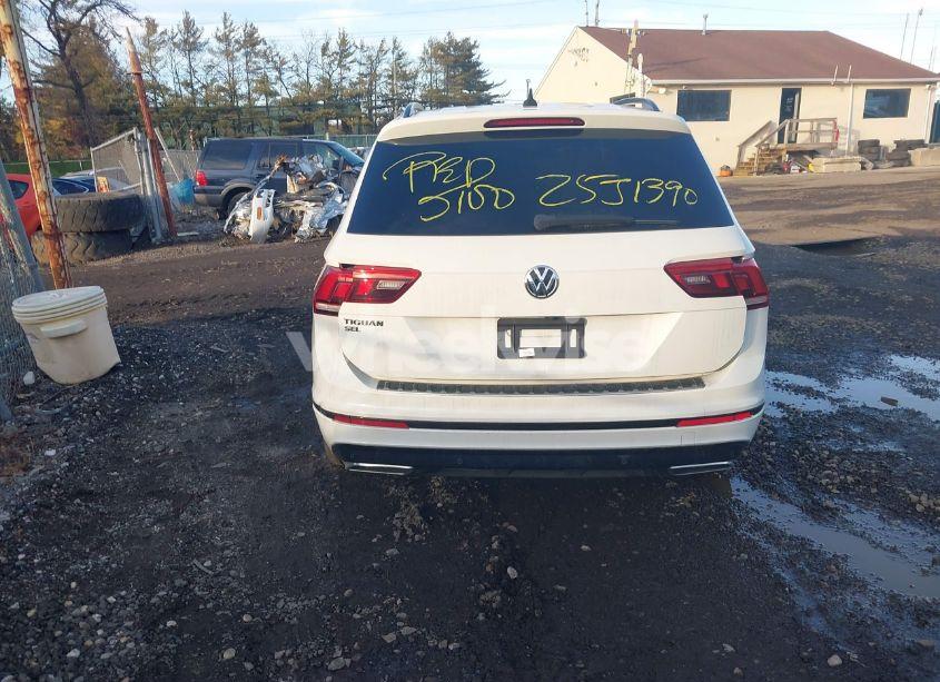 Photo 15 of 2019 Volkswagen Tiguan 2.0T SE/2.0T SEL/2.0T SEL R-LINE/2.0T SEL R-LINE BLACK (VIN 3VV3B7AX8KM123526)