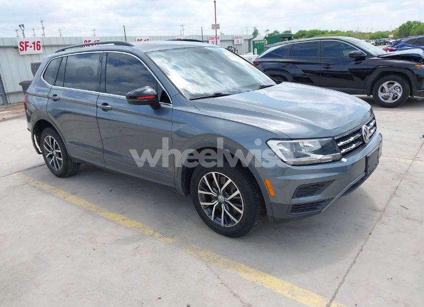 2019 Volkswagen Tiguan 2.0T SE/2.0T SEL/2.0T SEL R-LINE/2.0T SEL R-LINE BLACK (VIN 3VV3B7AX8KM144134) main photo