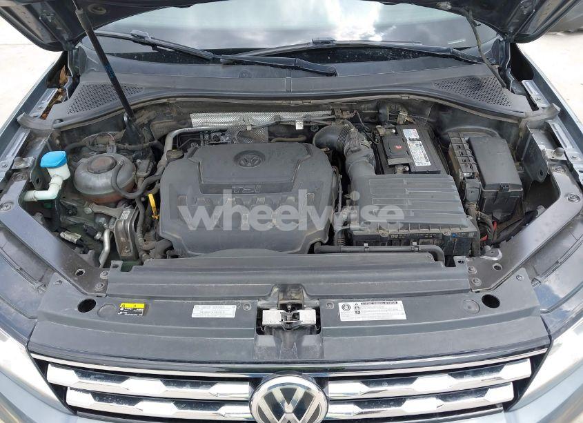 Photo 10 of 2019 Volkswagen Tiguan 2.0T SE/2.0T SEL/2.0T SEL R-LINE/2.0T SEL R-LINE BLACK (VIN 3VV3B7AX8KM144134)