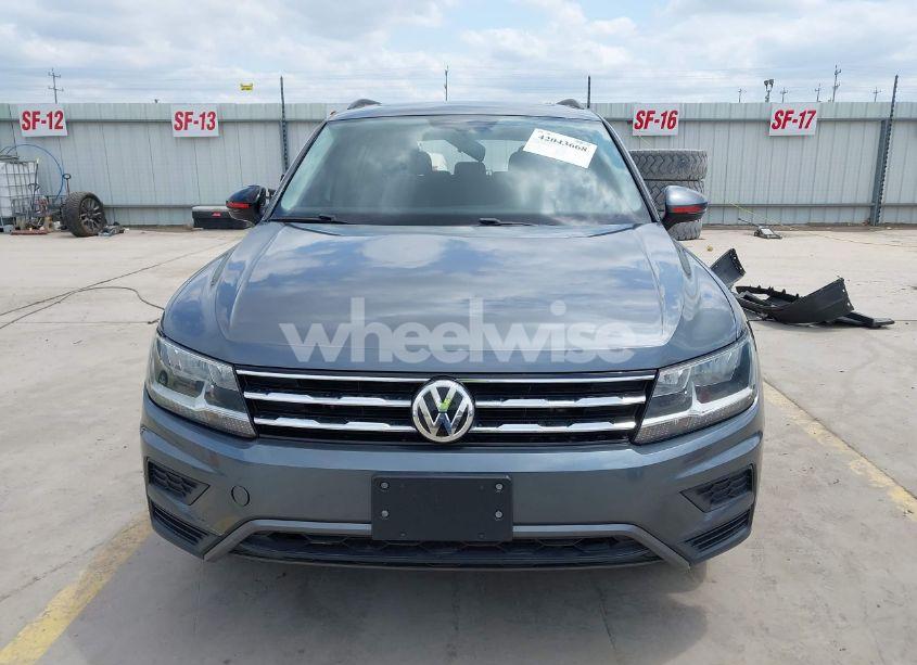 Photo 13 of 2019 Volkswagen Tiguan 2.0T SE/2.0T SEL/2.0T SEL R-LINE/2.0T SEL R-LINE BLACK (VIN 3VV3B7AX8KM144134)