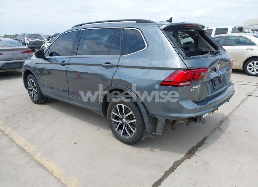 Photo 3 of 2019 Volkswagen Tiguan 2.0T SE/2.0T SEL/2.0T SEL R-LINE/2.0T SEL R-LINE BLACK (VIN 3VV3B7AX8KM144134)