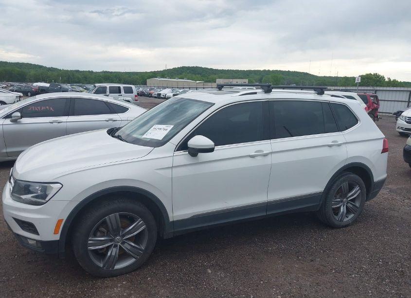 Photo 15 of 2020 Volkswagen Tiguan 2.0T SE/2.0T SE R-LINE BLACK/2.0T SEL (VIN 3VV3B7AX8LM015053)