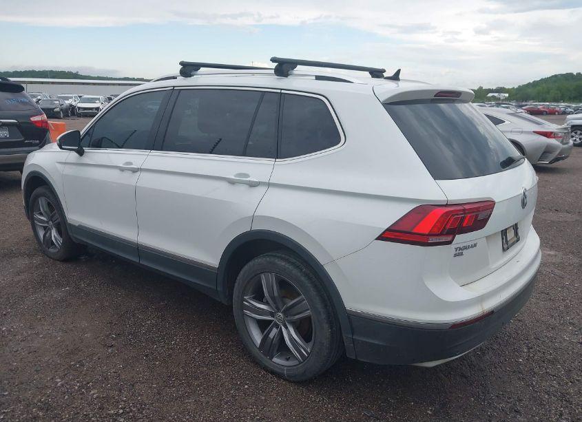 Photo 3 of 2020 Volkswagen Tiguan 2.0T SE/2.0T SE R-LINE BLACK/2.0T SEL (VIN 3VV3B7AX8LM015053)