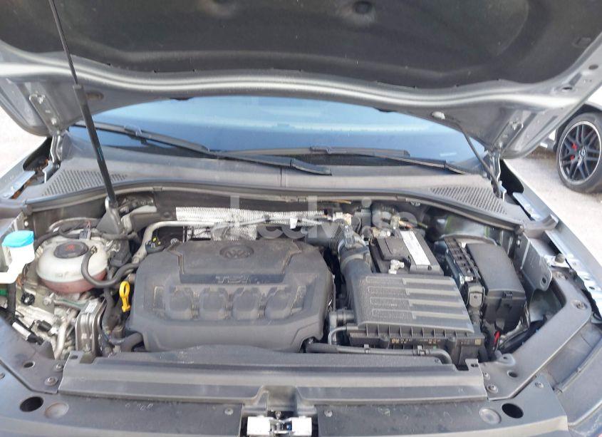 Photo 10 of 2020 Volkswagen Tiguan 2.0T SE/2.0T SE R-LINE BLACK/2.0T SEL (VIN 3VV3B7AX8LM052555)