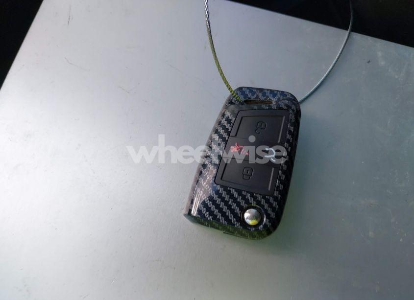 Photo 11 of 2020 Volkswagen Tiguan 2.0T SE/2.0T SE R-LINE BLACK/2.0T SEL (VIN 3VV3B7AX8LM052555)