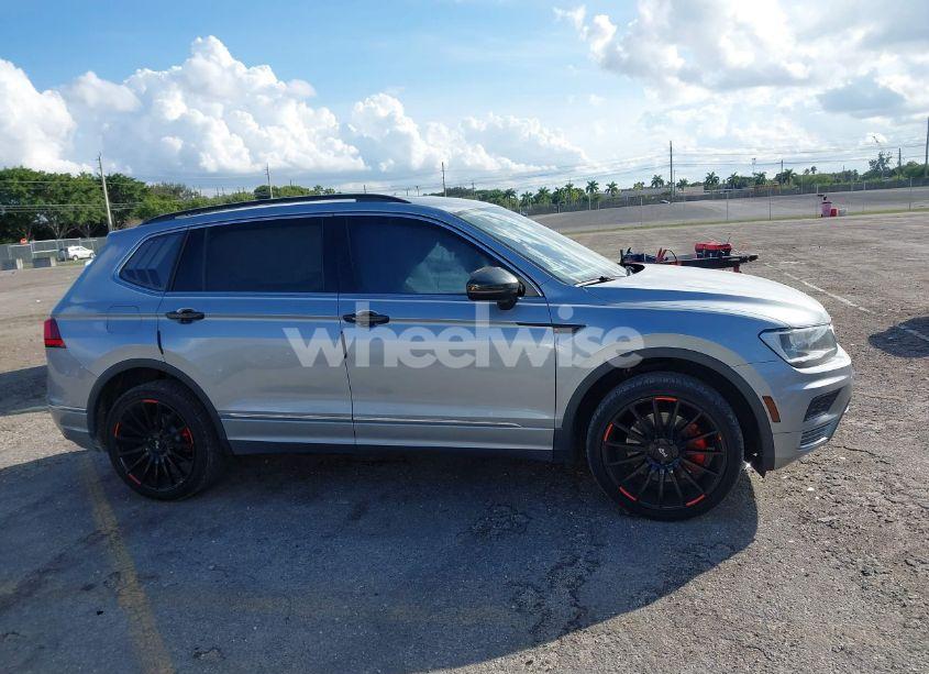 Photo 13 of 2020 Volkswagen Tiguan 2.0T SE/2.0T SE R-LINE BLACK/2.0T SEL (VIN 3VV3B7AX8LM052555)