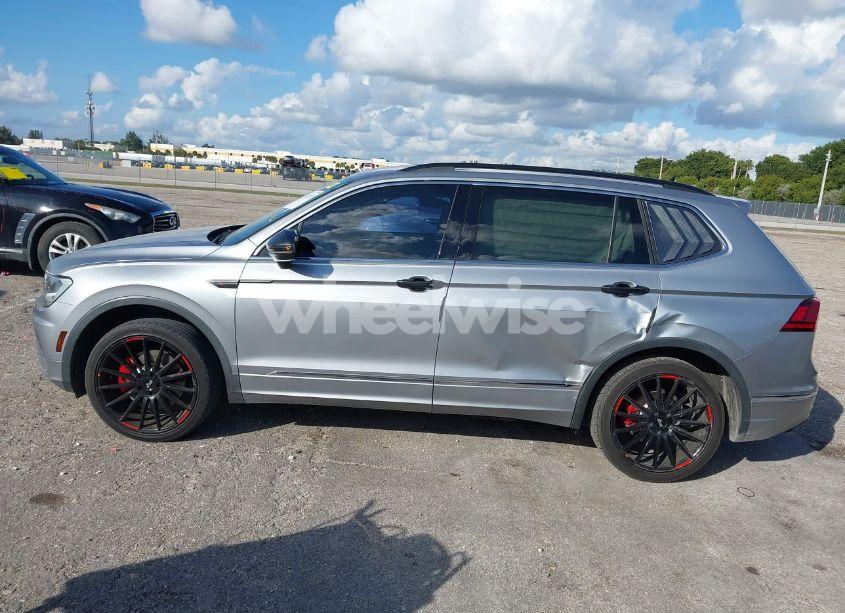 Photo 14 of 2020 Volkswagen Tiguan 2.0T SE/2.0T SE R-LINE BLACK/2.0T SEL (VIN 3VV3B7AX8LM052555)