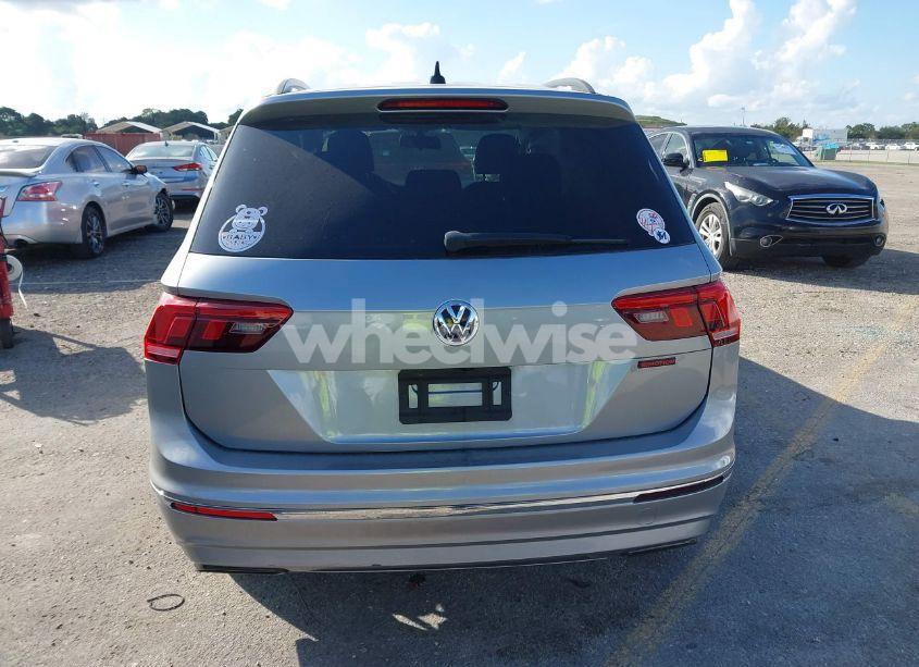 Photo 16 of 2020 Volkswagen Tiguan 2.0T SE/2.0T SE R-LINE BLACK/2.0T SEL (VIN 3VV3B7AX8LM052555)