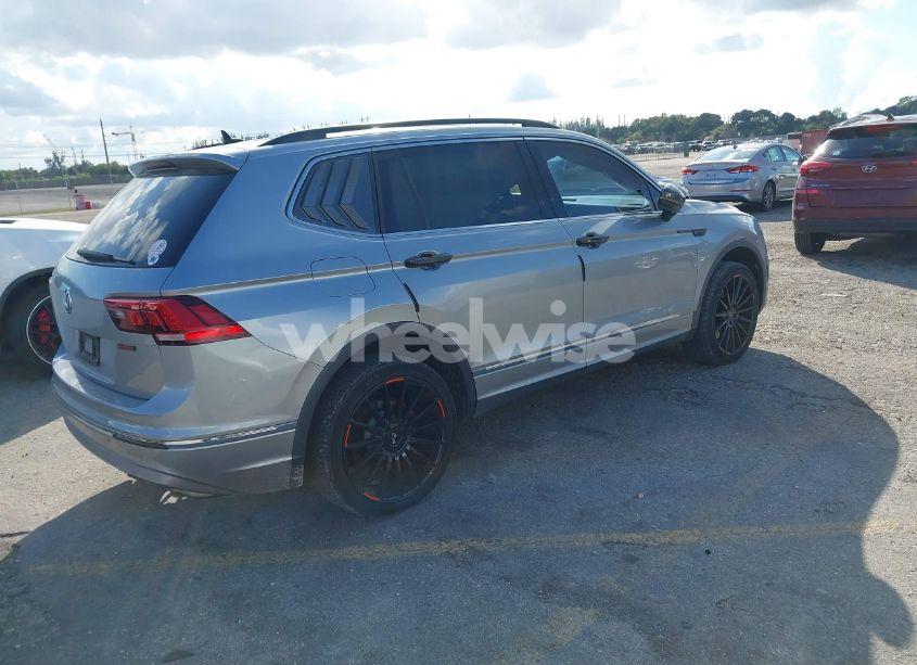 Photo 4 of 2020 Volkswagen Tiguan 2.0T SE/2.0T SE R-LINE BLACK/2.0T SEL (VIN 3VV3B7AX8LM052555)