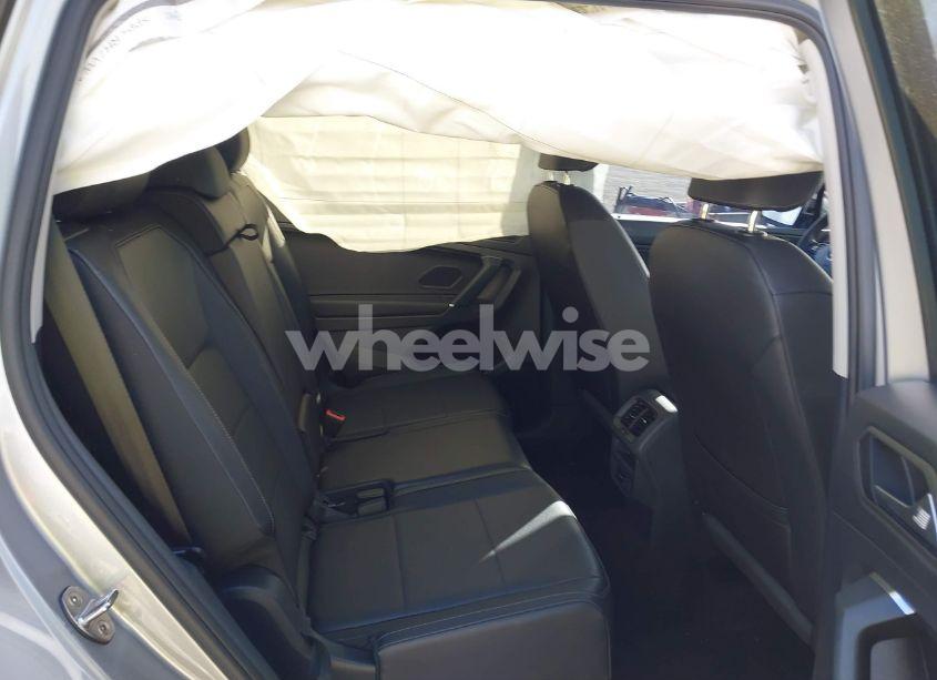 Photo 8 of 2020 Volkswagen Tiguan 2.0T SE/2.0T SE R-LINE BLACK/2.0T SEL (VIN 3VV3B7AX8LM052555)