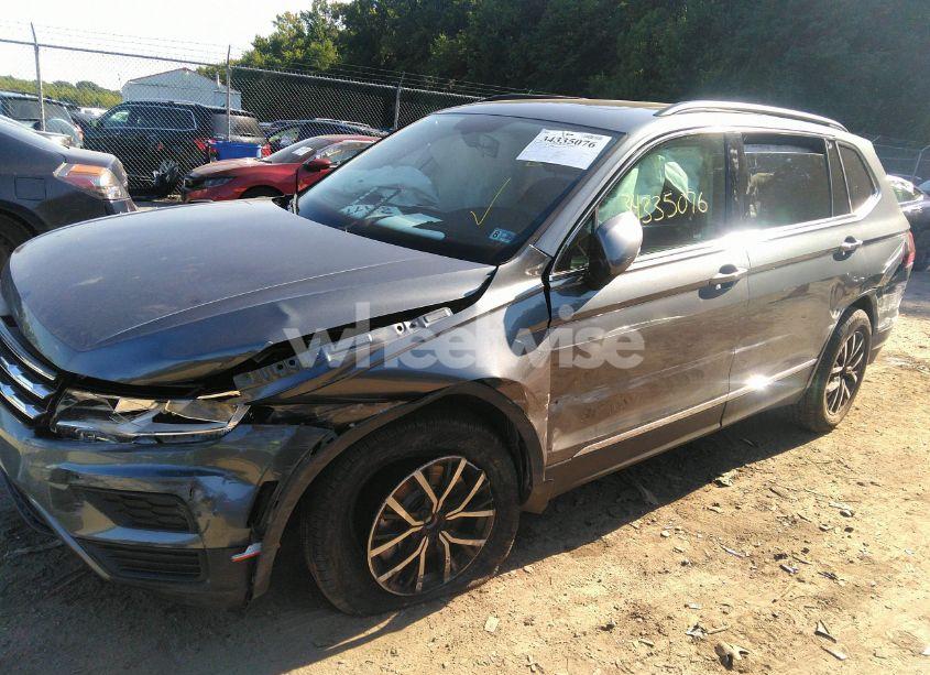 Photo 2 of 2021 Volkswagen Tiguan 2.0T SE/2.0T SE R-LINE BLACK/2.0T SEL (VIN 3VV3B7AX8MM050709)