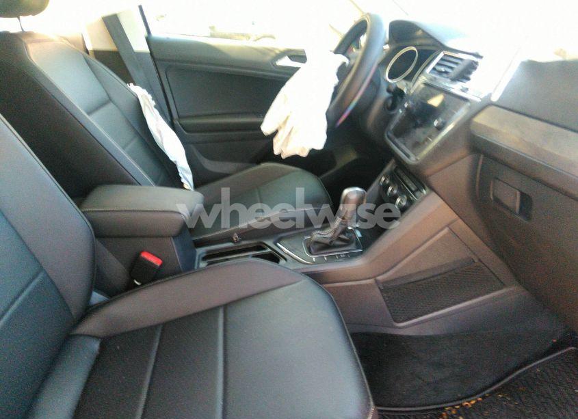 Photo 5 of 2021 Volkswagen Tiguan 2.0T SE/2.0T SE R-LINE BLACK/2.0T SEL (VIN 3VV3B7AX8MM050709)